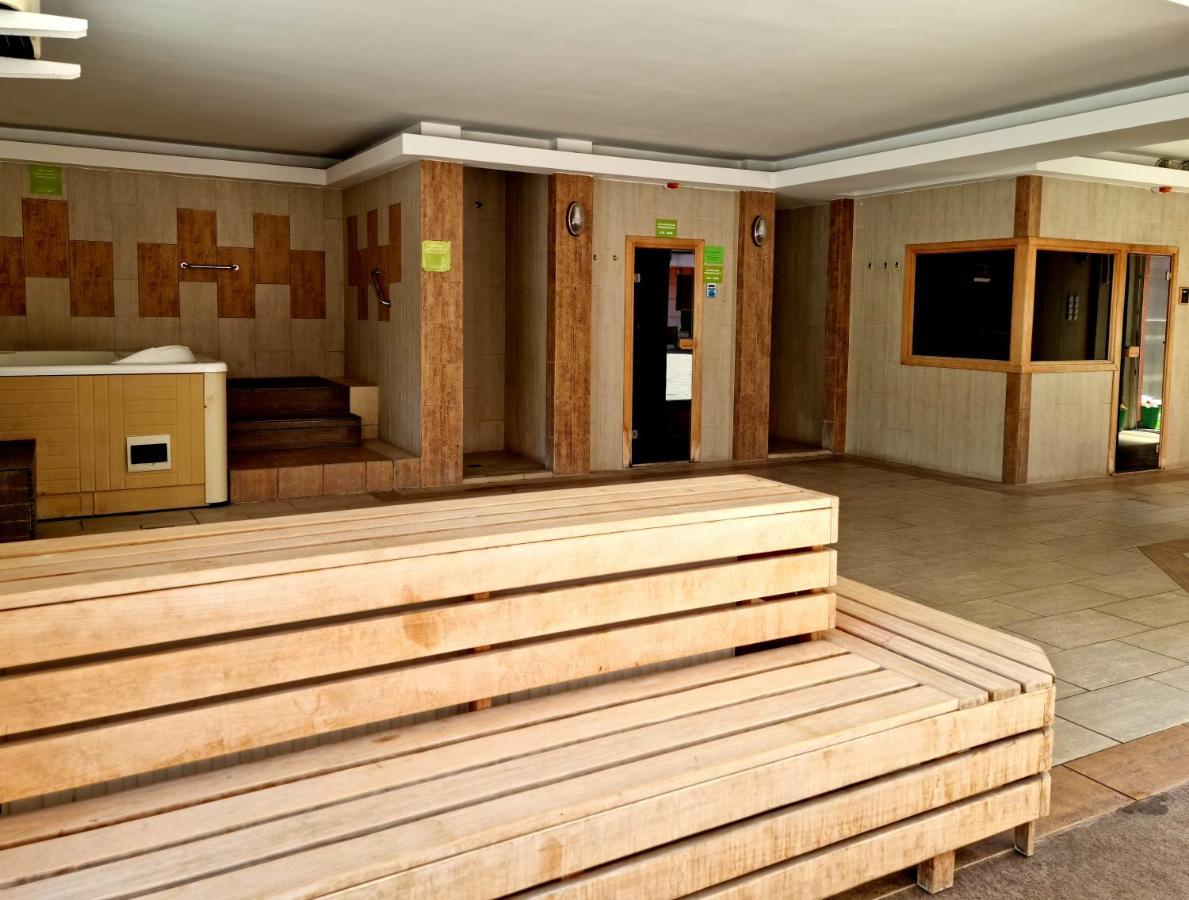 Апартаменты Relax Wellness Studio Хайдусобосло Экстерьер фото