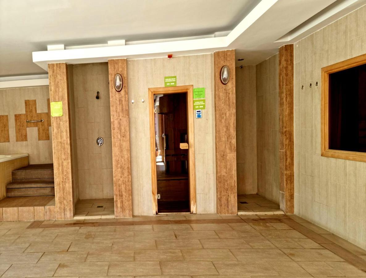 Апартаменты Relax Wellness Studio Хайдусобосло Экстерьер фото