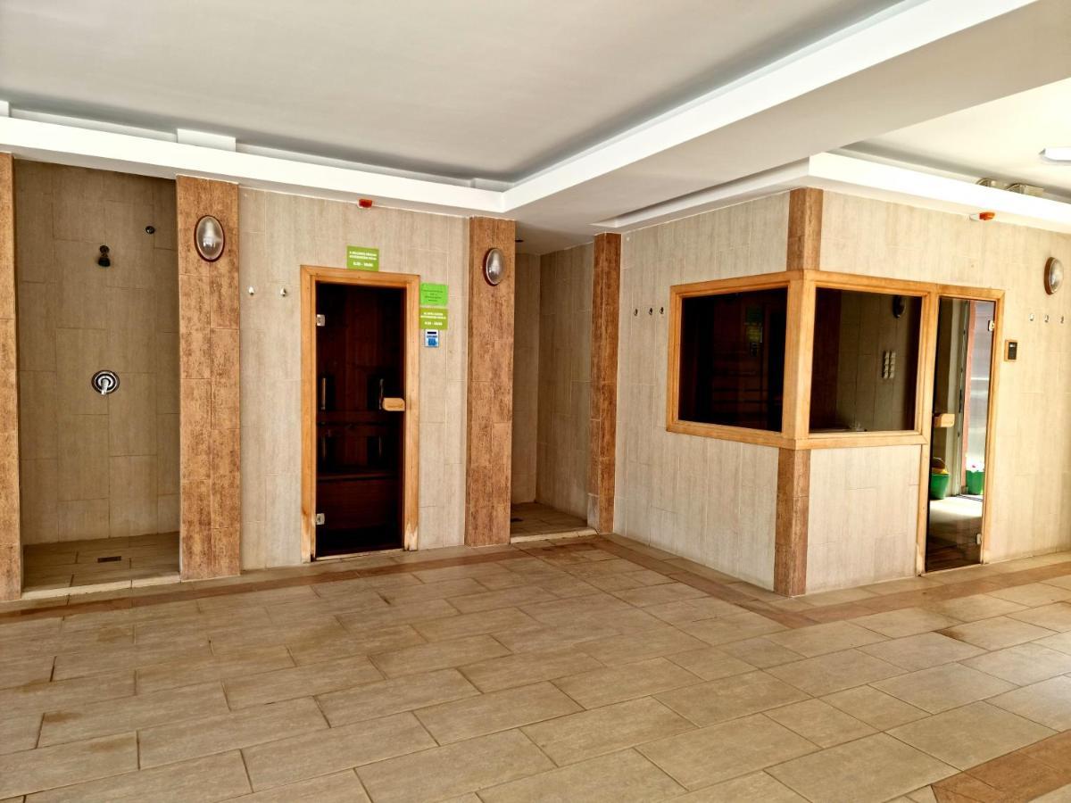 Апартаменты Relax Wellness Studio Хайдусобосло Экстерьер фото
